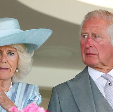 Charles "profondément honteux" du tristement célèbre appel téléphonique: "Hante tous les moments significatifs de la vie"