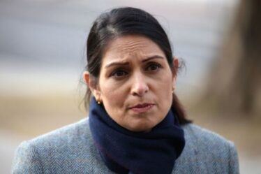 Guerre civile conservatrice: Priti Patel a mis en garde contre les attaques de « sifflet de chien » alors que l'ancien président du parti fait rage