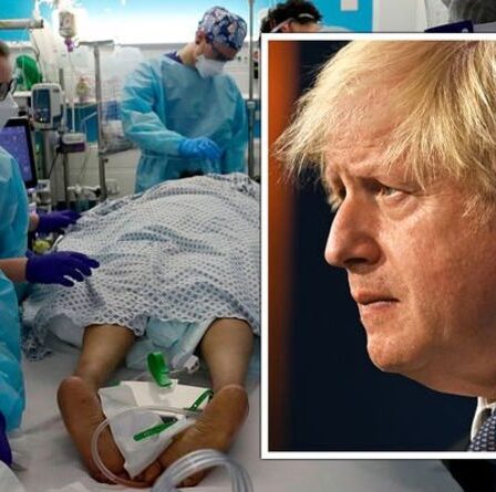 Avertissement Covid: UN TROISIÈME des personnes en Angleterre est toujours à risque de variante Delta – données explosives