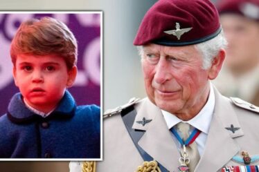 Le prince Charles 'peut souhaiter que le titre de duc d'Édimbourg revienne à Louis' avant le remaniement royal