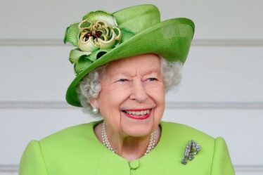 Les fans royaux invités à concevoir un NOUVEL emblème pour le jubilé de la reine