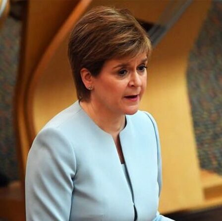 L'esturgeon humilié alors que l'espoir d'une Écosse indépendante de s'accrocher à « non viable »