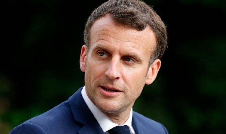 Macron déchiré alors que le président français a été qualifié de « tyrannique et incompétent » pour le laissez-passer de Covid