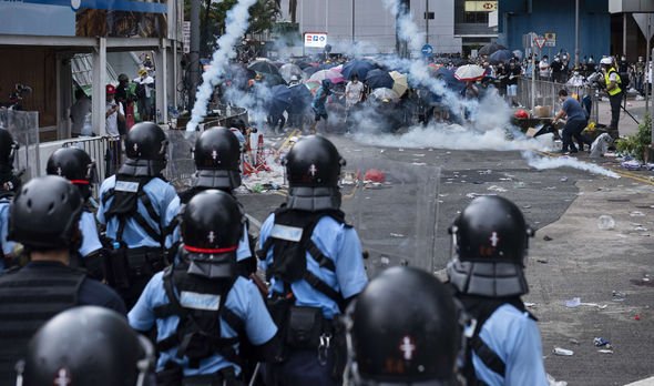 La police proteste à Hong Kong
