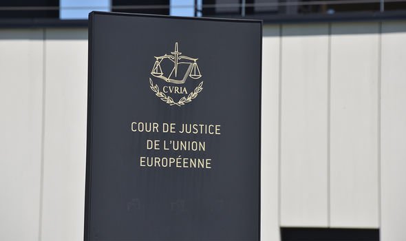 La Cour européenne de justice est chargée de superviser le protocole actuellement 