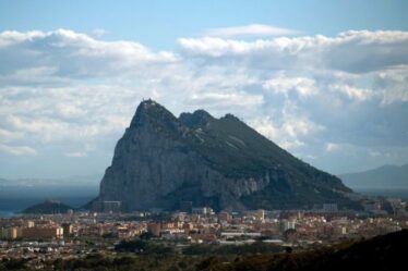 Le complot de l'UE sur le Brexit pour apaiser l'Espagne et séparer Gibraltar de la Grande-Bretagne EXPOSÉ - un "scandale"