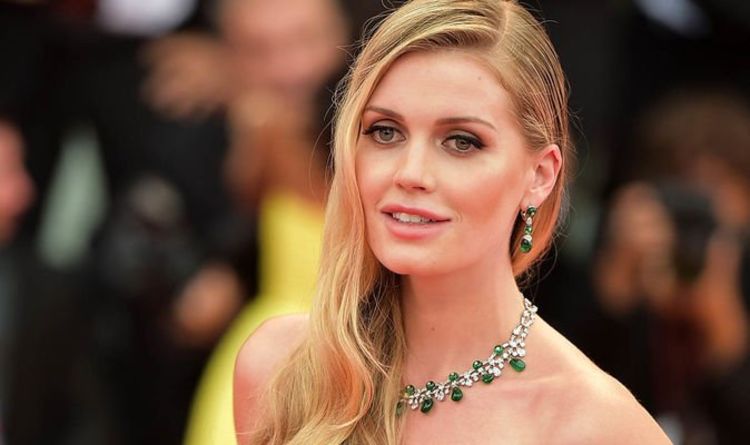 Lady Kitty Spencer épouse le milliardaire Michael Lewis, 62 ans, en Italie – Harry & Wills manquent