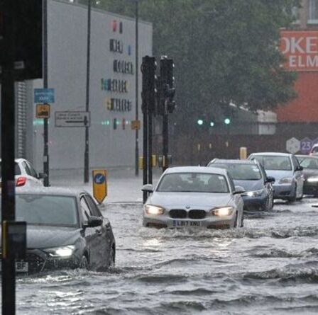 Les hôpitaux de Londres déclarent des incidents critiques alors que les inondations obligent les ambulances à se réorienter