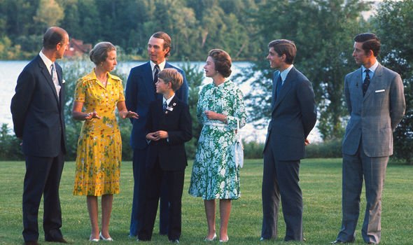 Famille royale: la famille photographiée ensemble, y compris l'ex-mari d'Anne, Mark Phillips, à Montréal