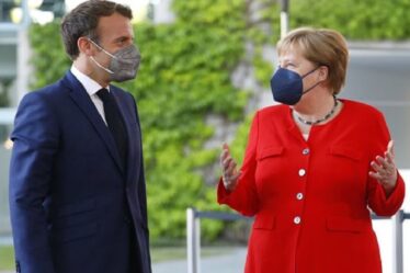 Emmanuel Macron déclenche le chaos pour Angela Merkel alors que l'équipe de la chancelière s'affronte sur le laissez-passer vert