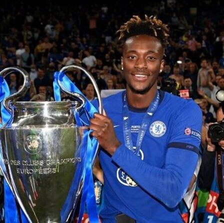 Arsenal " s'intéresse à Tammy Abraham " après que Chelsea a offert l'attaquant au Borussia Dortmund