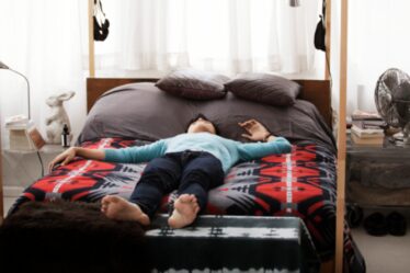 Avertissement canicule !  Dormir avec un ventilateur allumé pendant la nuit peut déclencher des problèmes de santé