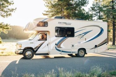 Camping et caravane : Erreurs courantes à éviter sur la route - « Ne partez pas sans !