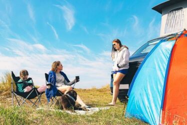 Camping et caravane : un expert partage les meilleurs jours pour réserver des vacances de dernière minute en août