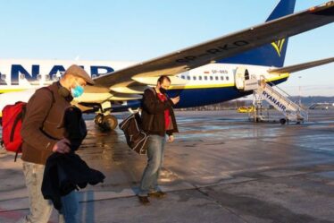 Cauchemar des vacances: les Britanniques ne sont pas autorisés à monter à bord d'un avion pour Ibiza après la panne de l'application NHS
