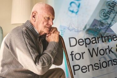 "Cela n'a tout simplement pas de sens" - Un retraité de 95 ans perd 80 000 £ de pension d'État