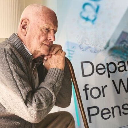 "Cela n'a tout simplement pas de sens" - Un retraité de 95 ans perd 80 000 £ de pension d'État