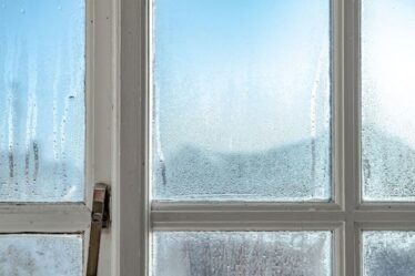 Comment se débarrasser de la condensation entre les vitres - les meilleures solutions rapides