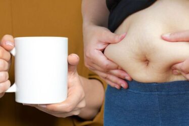 Comment se débarrasser de la graisse viscérale : La boisson chaude qui brûle la graisse du ventre quelques heures après l'ingestion
