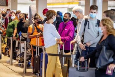 "Conditions du tiers monde": les Britanniques sont plus "à risque" d'attraper Covid à l'aéroport de Majorque