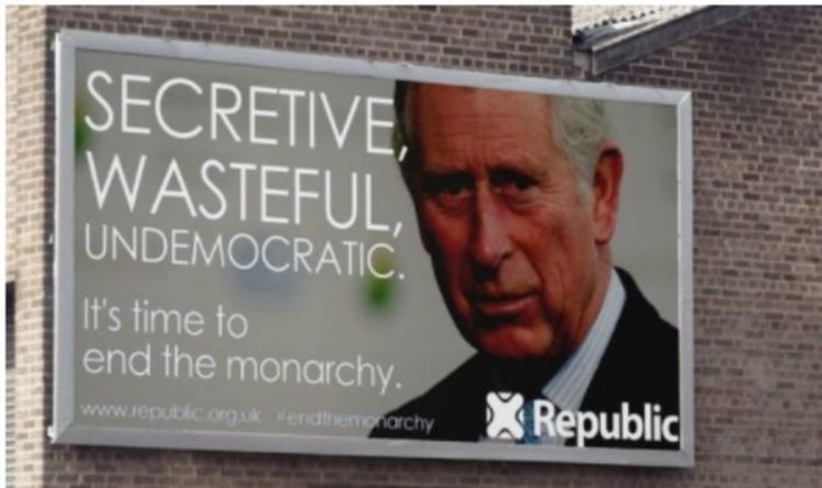 Contrecoup royal: des anti-monarchistes en colère élaborent un plan de 16 000 £ pour installer 12 panneaux d'affichage offensifs