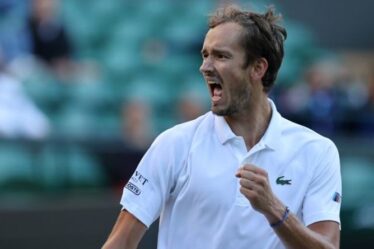 Daniil Medvedev achève un retour épique contre Marin Cilic pour atteindre Wimbledon la deuxième semaine