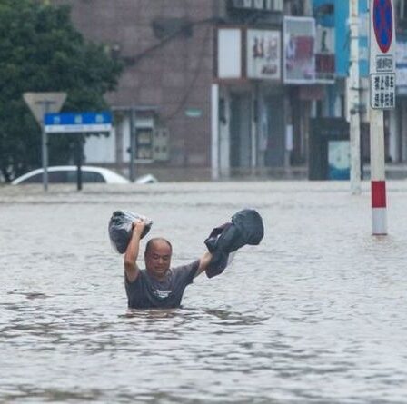 Des "centaines de milliers" évacués de Shanghai alors que le typhon provoque une coupure de courant massive en Chine
