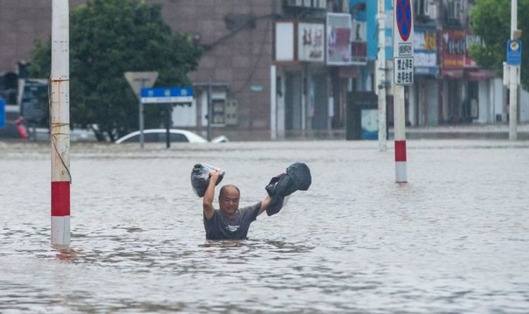 Des "centaines de milliers" évacués de Shanghai alors que le typhon provoque une coupure de courant massive en Chine