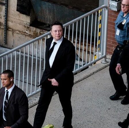 Elon Musk se moque du meme se moquant du prochain vol spatial de Jeff Bezos