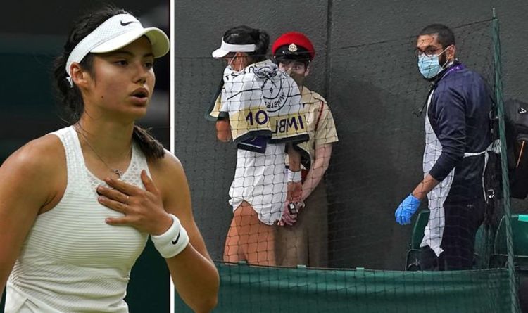 Emma Raducanu se précipite hors du court à Wimbledon dans des scènes dramatiques lors du choc de Tomljanovic