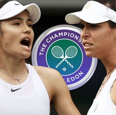 Emma Raducanu vs Ajla Tomljanovic EN DIRECT: le score de Wimbledon est mis à jour alors que le Britannique fait une offre pour l'histoire