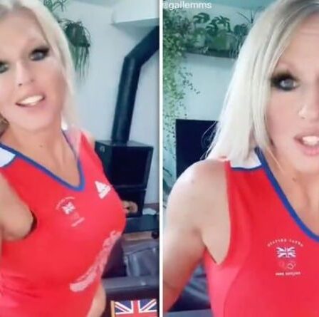 Gail Emms, 44 ans, suscite la frénésie alors qu'elle se glisse dans un kit de 13 ans pour soutenir les stars britanniques