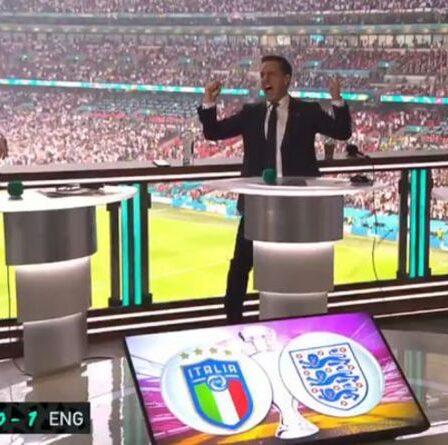 Gary Neville "détruit" les notes de l'expert de Roy Keane lors des célébrations du but de l'Angleterre