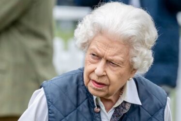 Grand défi de la reine lors des rencontres avec le PM Les boutades d'experts en cause pour Sa Majesté