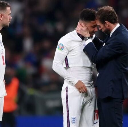 Jadon Sancho riposte contre les abus racistes en ligne et dit que "la haine ne gagnera jamais"