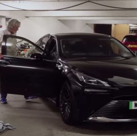 James May lève les couvertures de sa nouvelle voiture des semaines après avoir admis que les voitures à hydrogène avaient des "problèmes"