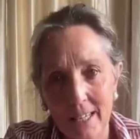 "Je ne peux pas espérer entrer dans l'immunité !"  Un membre de JCVI arrête l'appelant de LBC qui interroge Covid