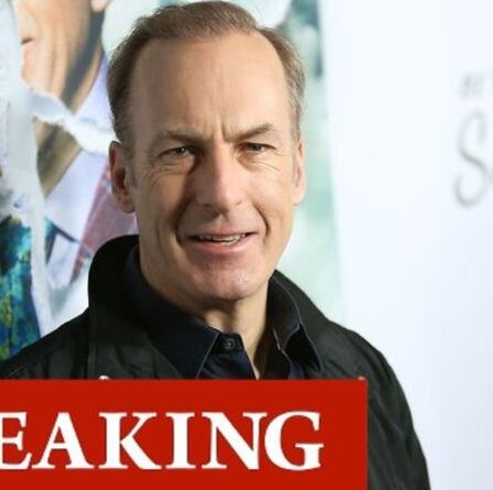 "Je ressens l'amour" Bob Odenkirk envoie un message aux fans après avoir subi une "petite crise cardiaque"