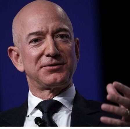 Jeff Bezos « excité » de découvrir comment l'espace le « changera » alors qu'il se prépare à décoller