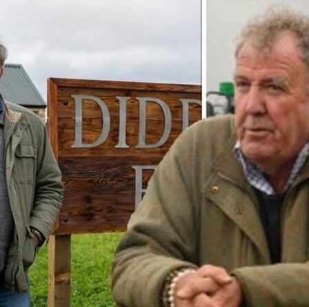 Jeremy Clarkson défend la « jolie petite » boutique de la ferme alors que les hordes continuent de faire la queue à l'extérieur