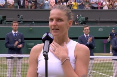 Karolina Pliskova en larmes après avoir perdu contre Ashleigh Barty en finale de Wimbledon