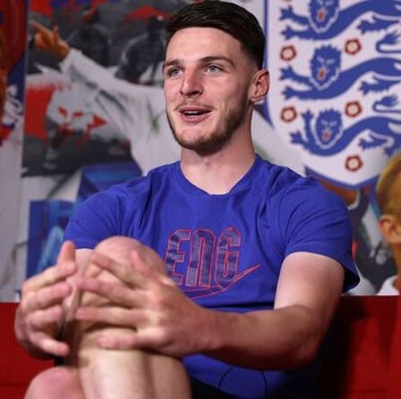 La cible du transfert de Chelsea, Declan Rice, a expliqué pourquoi il devrait plutôt rejoindre Manchester United