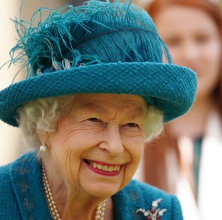 La douce conversation de la reine avec Coronation Street lors de la visite royale - "Est-ce que cela cause des problèmes ?"