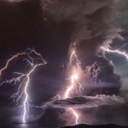 La foudre en Inde tue 11 personnes prenant des selfies au sommet d'une tour de guet pendant une averse