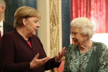 La reine fait "l'histoire" lors de sa rencontre avec Merkel lors de sa dernière visite au Royaume-Uni en tant que chancelière