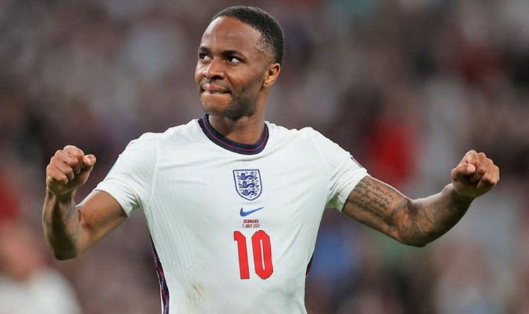 La star anglaise Raheem Sterling explique les célébrations dans les vestiaires avant le choc contre l'Italie