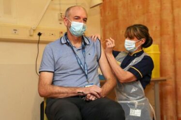 La variante bêta au Royaume-Uni peut " échapper " à la vaccination et le fait " assez bien ", prévient le président du JCVI