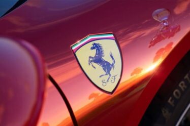 La voiture Fortnite Ferrari est sortie AUJOURD'HUI: toutes les voitures Whiplash remplacées ont un mode d'autodestruction