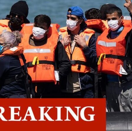 Le Royaume-Uni accepte d'envoyer à la France un accord de dernier recours de 54 millions de livres sterling pour lutter contre une nouvelle vague de migrants