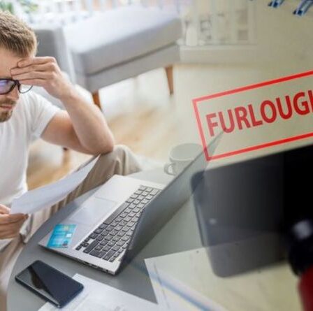 Le Trésor britannique prévient que le personnel en congé qui ne retourne pas au travail pourrait faire l'objet de "mesures disciplinaires"